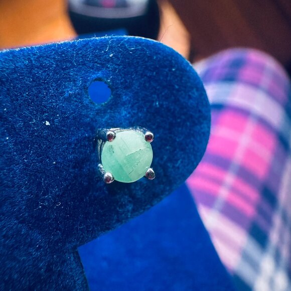 925 Sterling Silver Minimalist Dainty Mint Green Gemstone Stud Earrings - Picture 6 of 6